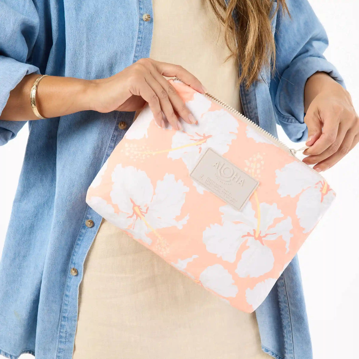 Taha'a Mid Pouch in Peachy